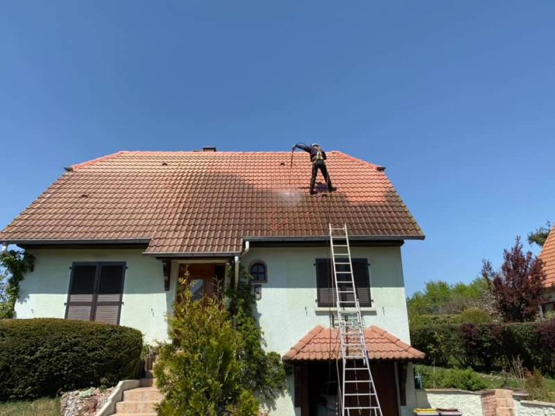 Nettoyage haute pression des tuiles à Haguenau